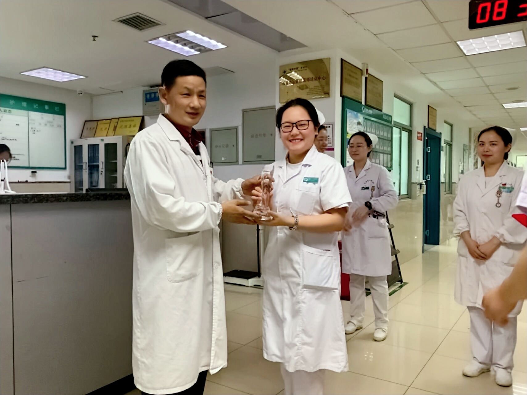 317护获奖图片6.jpg 317护获奖图片6.jpg